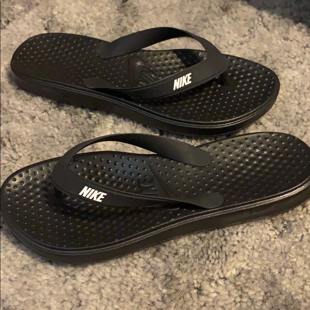 Women’s Nike Solay Thong